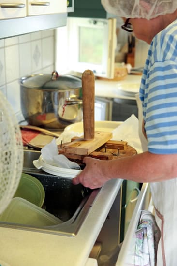 Preparing to cook the Leipajuusto