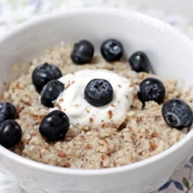 "The Dr.'s Orders" - Oatmeal with Flaxseed Meal, Greek Yogurt, and Blueberries